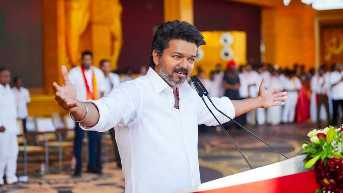 'ಪರಿಶುದ್ಧರಿಂದ ಮಾನಹಾನಿಯಾಗಿದೆ..': ತ್ರಿಷಾ ಸಂಬಂಧ, ವಿಚ್ಛೇದನ ಕುರಿತಂತೆ ಪರೋಕ್ಷವಾಗಿ ಪತ್ನಿ ಸಂಗೀತಾ ವಿರುದ್ಧ ಕಿಡಿಕಾರಿದ ವಿಜಯ್!