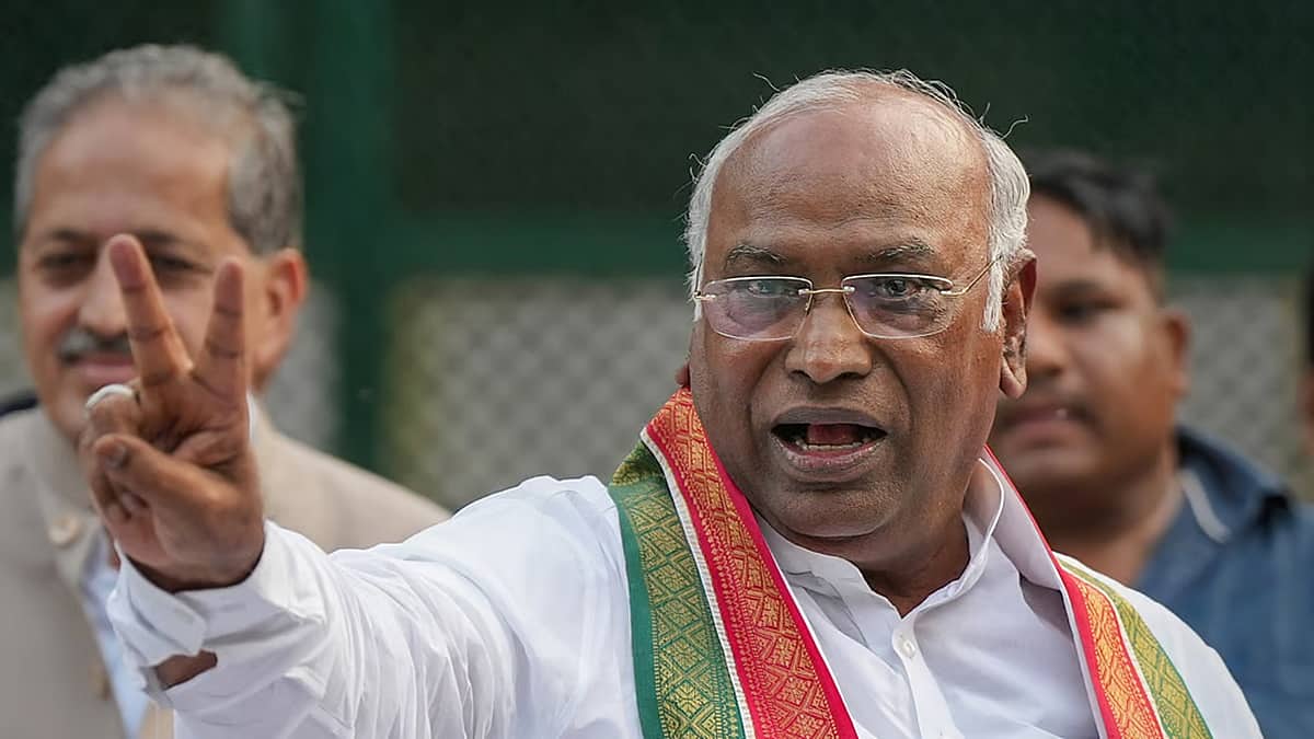 RSS ವಿಷಕಾರಿ ಹಾವು ಹೇಳಿಕೆ: ಖರ್ಗೆ ವಿರುದ್ಧ ಕ್ರಮ ಕೈಗೊಳ್ಳಲು ಬಿಜೆಪಿ ಆಗ್ರಹ