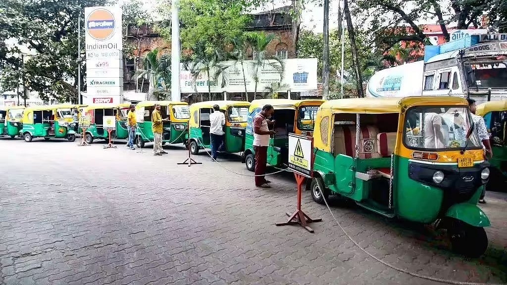 ಗ್ಯಾಸ್ ಕೊರತೆಯ ವದಂತಿಗಳಿಗೆ ಗಮನ ಕೊಡಬೇಡಿ: ಆಟೋ ಚಾಲಕರು, ಮಾಲೀಕರಿಗೆ ಸರ್ಕಾರ ಮನವಿ