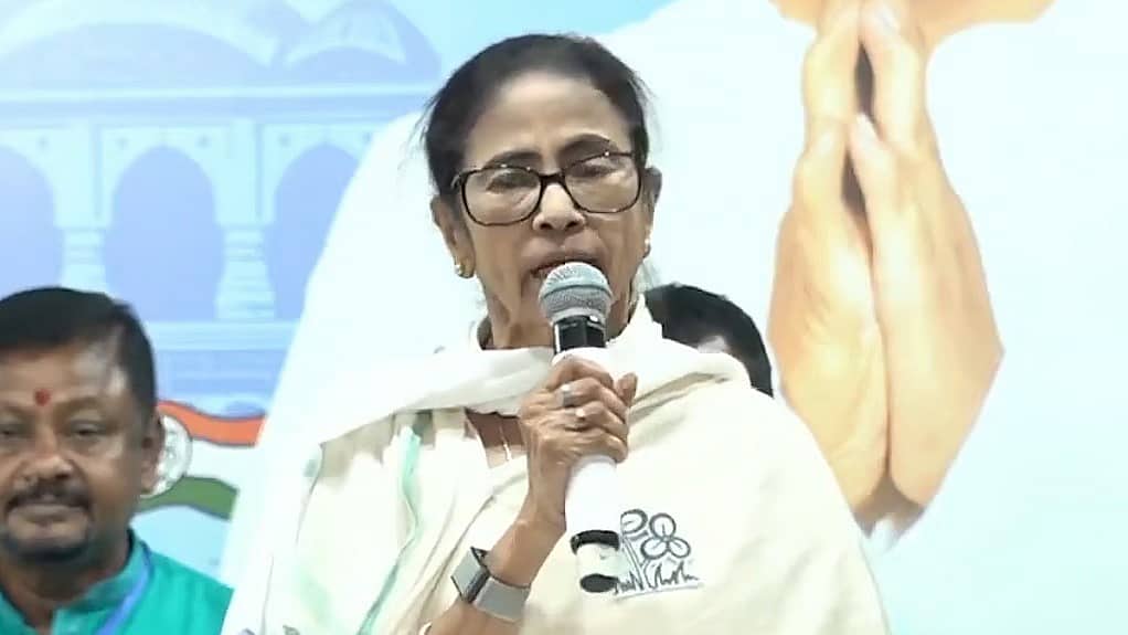 ಹಾವನ್ನಾದ್ರೂ ನಂಬಬಹುದು ಆದ್ರೆ.. ಬಿಜೆಪಿ ಮಾತ್ರ ಬೇಡ: ಅಸ್ಸಾಂ ಎಲೆಕ್ಷನ್ ಗೆ 50,000 ಹೊರಗಿನ ಜನರು! ಇದೇನಿದು ಮಮತಾ ಆರೋಪ?
