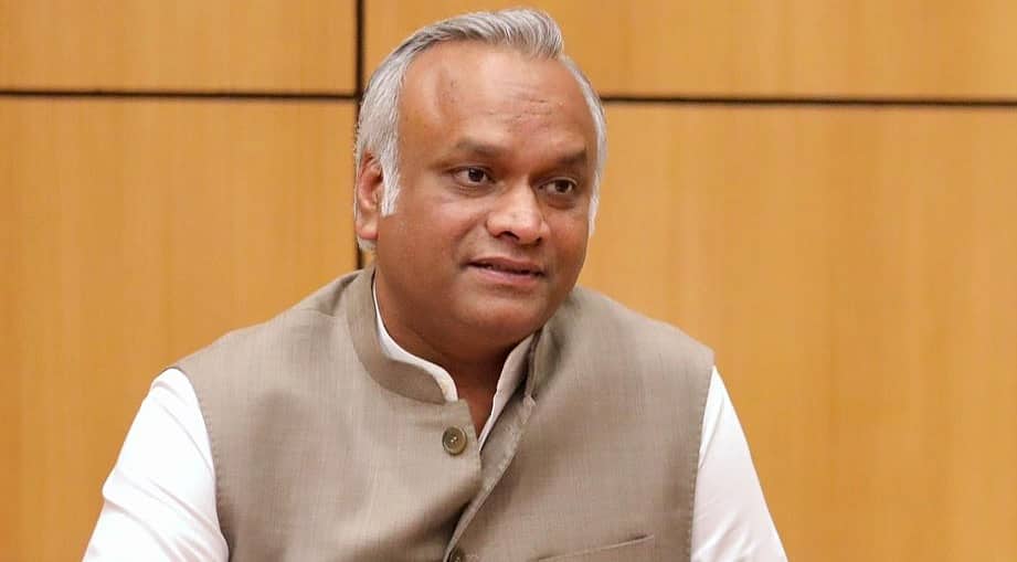 ಪ್ರಧಾನಿ ಮೋದಿಗೆ ಸ್ವಲ್ಪನೂ ಸಾಮಾನ್ಯ ಪ್ರಜ್ಞೆ ಎಂಬುದಿಲ್ಲ, ಕೇಸರಿ ತಿಲಕ ಯಾವ ದೇಶದಿಂದ ಬರುತ್ತೆ ಗೊತ್ತಾ?: ಪ್ರಿಯಾಂಕ್ ಖರ್ಗೆ