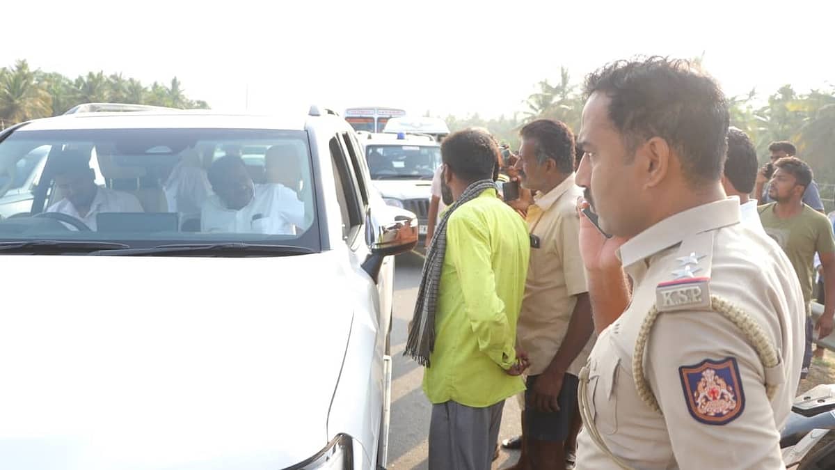 ಬೆಂಗಳೂರು-ಹಾಸನ ಹೆದ್ದಾರಿಯಲ್ಲಿ ಅಪಘಾತ: ಮಾನವೀಯತೆ ಮೆರೆದ ಕೇಂದ್ರ ಸಚಿವ ಹೆಚ್.ಡಿ ಕುಮಾರಸ್ವಾಮಿ!