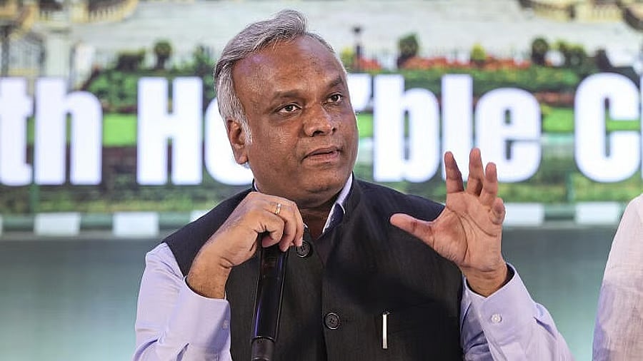 ಮುಗ್ದ ಮಕ್ಕಳ ಹಿಂದೆ ಅಡಗಿ ಟ್ವೀಟ್ ಮಾಡುವುದನ್ನು ಬಿಡಿ ಅದು ಹೇಡಿತನ : ನಾವು ಪ್ರಶ್ನಿಸಿದ್ದು ಮಕ್ಕಳನ್ನಲ್ಲ, ನಿಮ್ಮ ಕುಟುಂಬದ ದಶಕಗಳ ಅಸಮರ್ಥ ಆಡಳಿತವನ್ನ-BJP