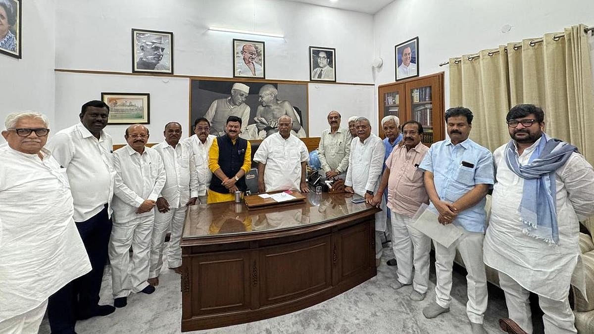 ನವದೆಹಲಿ: ಸಂಪುಟ ಪುನರ್ ರಚನೆಗೆ ಪಟ್ಟು, ಹಿರಿಯ ನಾಯಕರೊಂದಿಗೆ ಚರ್ಚಿಸದೆ ಬೆಂಗಳೂರಿಗೆ ವಾಪಸ್ ಆಗಲ್ಲ; ಅಶೋಕ್ ಪಟ್ಟಣ್