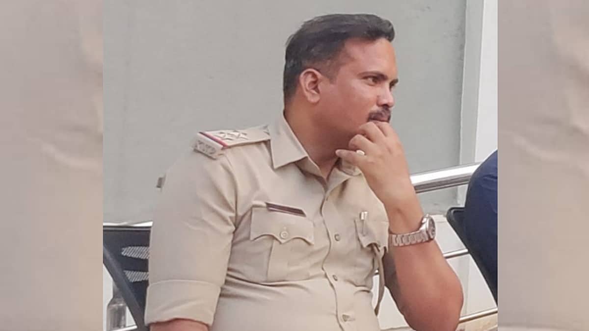 ಬಾಗಲಕೋಟೆ: ಪೊಲೀಸ್ ಠಾಣೆ ಮೇಲೆ ಲೋಕಾಯುಕ್ತ ದಾಳಿ; ರೆಡ್ಹ್ಯಾಂಡ್ ಆಗಿ ಸಿಕ್ಕಿಬಿದ್ದ PSI; ಕಾನ್ಸ್ಟೇಬಲ್ ಬಂಧನ
