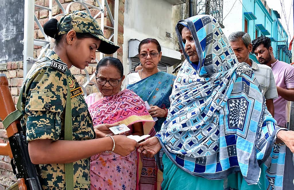 'ನನ್ನ ಪಕ್ಷದ 27 ಅಭ್ಯರ್ಥಿಗಳನ್ನು TMC ಖರೀದಿಸಿದೆ'- ಹುಮಾಯುನ್ ಕಬೀರ್ ಆರೋಪ; 'ಬಿಜೆಪಿ ಏಜೆಂಟ್, ಗೋ ಬ್ಯಾಕ್' ಘೋಷಣೆ; Video