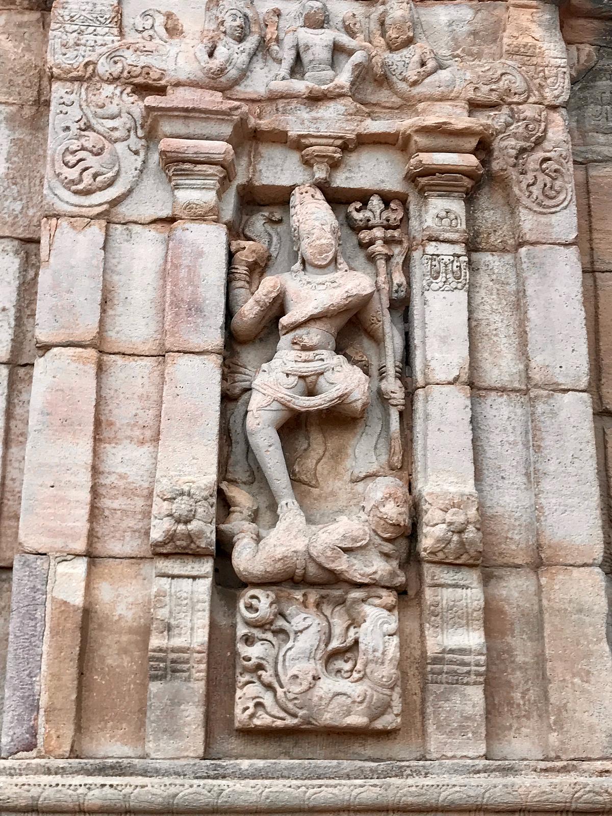 ಪಟ್ಟದಕಲ್ಲಿನ ವಿರೂಪಾಕ್ಷ ದೇವಾಲಯದಲ್ಲಿರುವ ಶಿಲ್ಪಕಲೆ