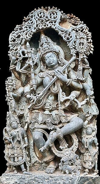ಹೊಯ್ಸಳೇಶ್ವರ ದೇವಸ್ಥಾನದಲ್ಲಿರುವ ಶಿಲ್ಪಕಲೆ