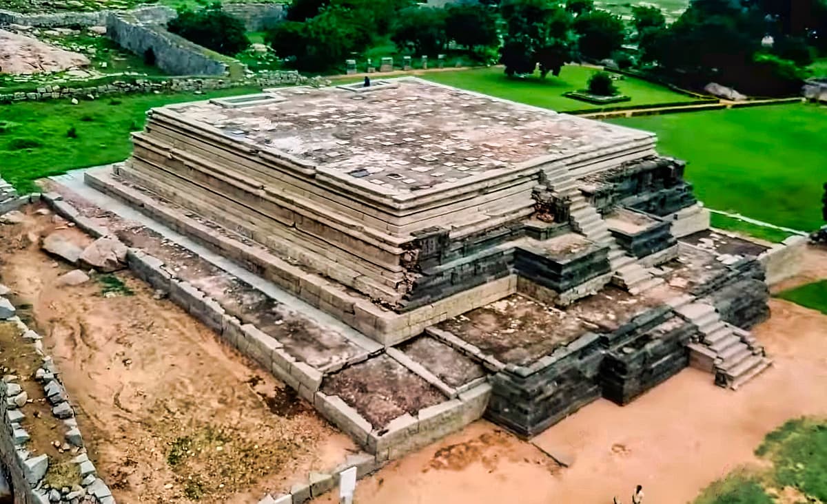 ಹಂಪಿಯ ಐತಿಹಾಸಿಕ ಮಹಾನವಮಿ ದಿಬ್ಬ 