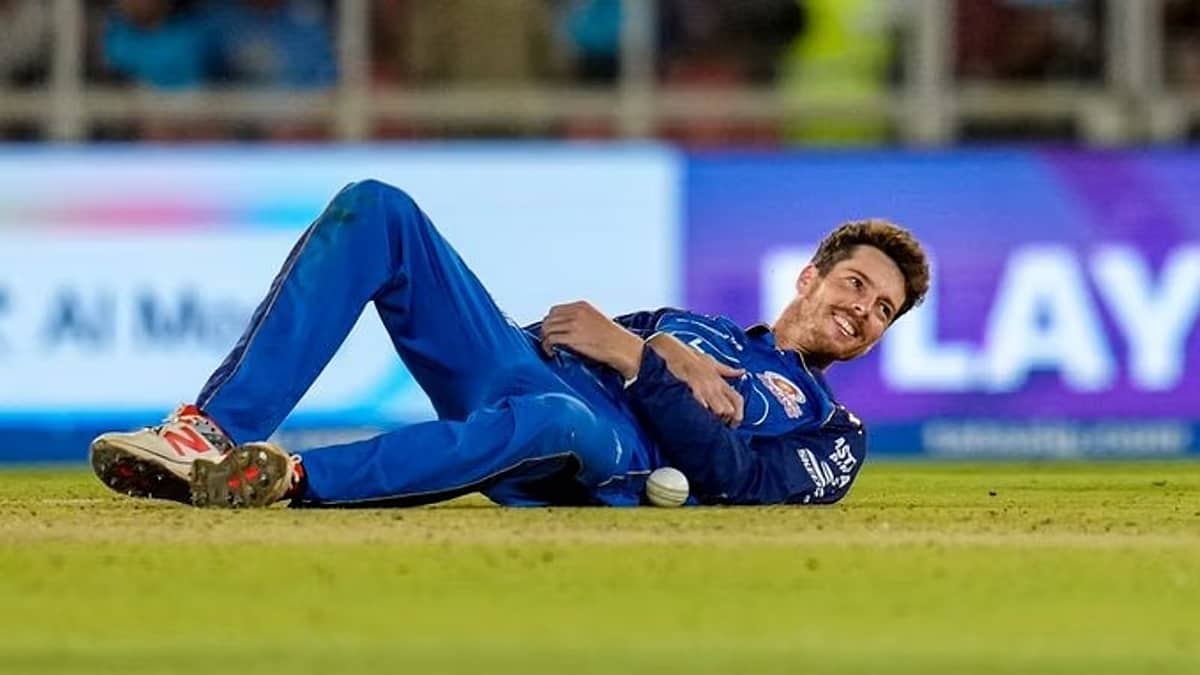 IPL 2026: ಮುಂಬೈ ಇಂಡಿಯನ್ಸ್ ದೊಡ್ಡ ಹಿನ್ನಡೆ; ಮಿಚೆಲ್ ಸ್ಯಾಂಟ್ನರ್ ಐಪಿಎಲ್ನಿಂದ ಹೊರಕ್ಕೆ; ಆಫ್ರಿಕಾ ಸ್ಪಿನ್ನರ್ ಗೆ ಸ್ಥಾನ!