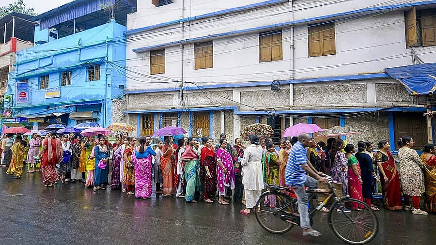 West Bengal: ಪಶ್ಚಿಮ ಬಂಗಾಳದ 15 ಮತಗಟ್ಟೆಗಳಲ್ಲಿ ಮರು ಮತದಾನ ಆರಂಭ