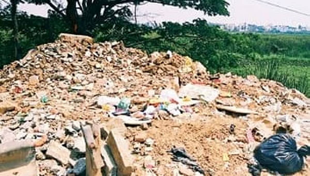 NGT ಆದೇಶಕ್ಕೂ ಡೋಂಟ್ ಕೇರ್: ರಾತ್ರೋ ರಾತ್ರಿ ಎಲೆ ಮಲ್ಲಪ್ಪಶೆಟ್ಟಿ ಕೆರೆ ಬಳಿ ಕಸ ಸುರಿಯುತ್ತಿರುವ 'ಅ'ನಾಗರಿಕರು!