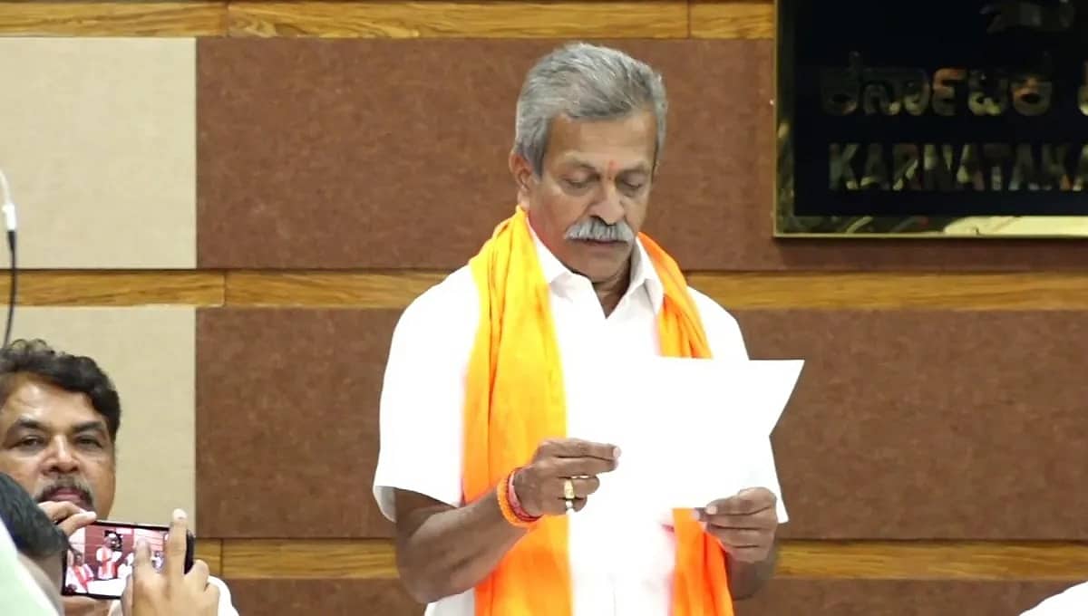 Video: ಮೂರು ವರ್ಷಗಳ ನಂತರ ಶೃಂಗೇರಿ ಶಾಸಕರಾಗಿ ಡಿ.ಎನ್ ಜೀವರಾಜ್ ಪ್ರಮಾಣ ವಚನ ಸ್ವೀಕಾರ