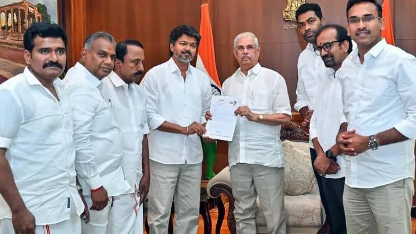 DMK-AIADMK ಸೇರಿ ಸರ್ಕಾರ ರಚಿಸಿದರೆ 107 TVK ಶಾಸಕರು ಸಾಮೂಹಿಕ ರಾಜೀನಾಮೆ?