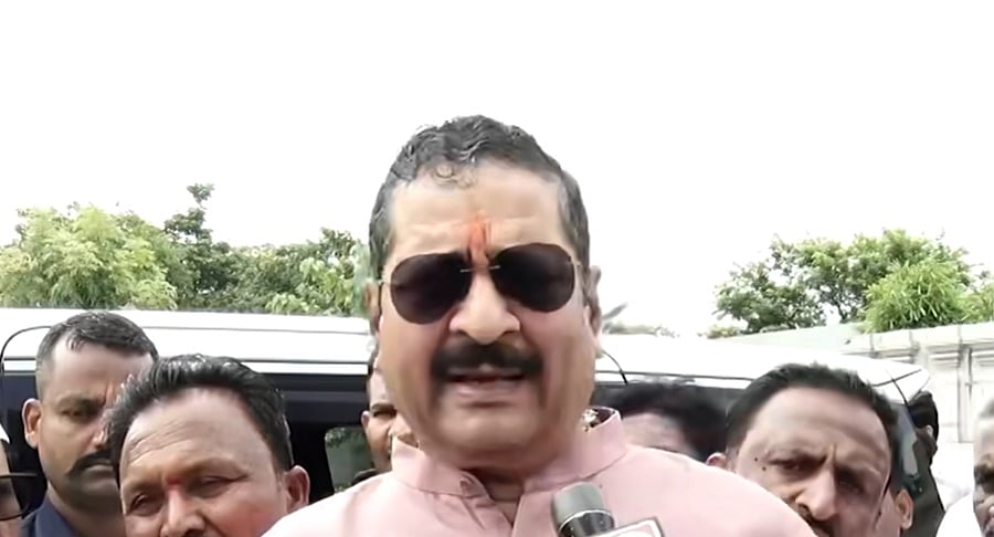 'ಯಾವ ಪುರುಷಾರ್ಥಕ್ಕೆ BSY ಅಭಿಮಾನೋತ್ಸವ? ಹೈಕಮಾಂಡ್ ಮುಂದೆ ಬ್ಲಾಕ್ ಮೇಲ್ ತಂತ್ರ ಅಷ್ಟೆ': ಬಸನಗೌಡ ಪಾಟೀಲ್ ಯತ್ನಾಳ್