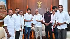 ರಾಜ್ಯಪಾಲರ ಭೇಟಿ ವೇಳೆ ವಿಜಯ್ ಜೊತೆ ಕಾಣಿಸಿಕೊಂಡ KVN ಪ್ರೊಡಕ್ಷನ್ಸ್ ಮಾಲೀಕ: ಫೋಟೋ ವೈರಲ್, ಭಾರೀ ಸಂಚಲನ..!