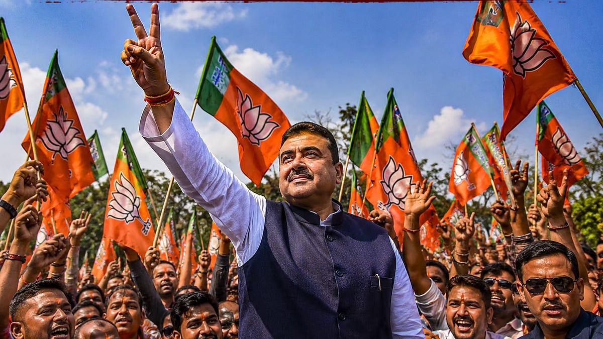 ಝಲ್ ಮುರಿ, ಸಿಹಿತಿನಿಸು ಮತ್ತು ರವೀಂದ್ರನಾಥ ಟಾಗೋರ್: ಪಶ್ಚಿಮ ಬಂಗಾಳ ಪ್ರಮಾಣವಚನ ಸಮಾರಂಭದಲ್ಲಿ ಬಂಗಾಳಿ ಸೊಗಡು