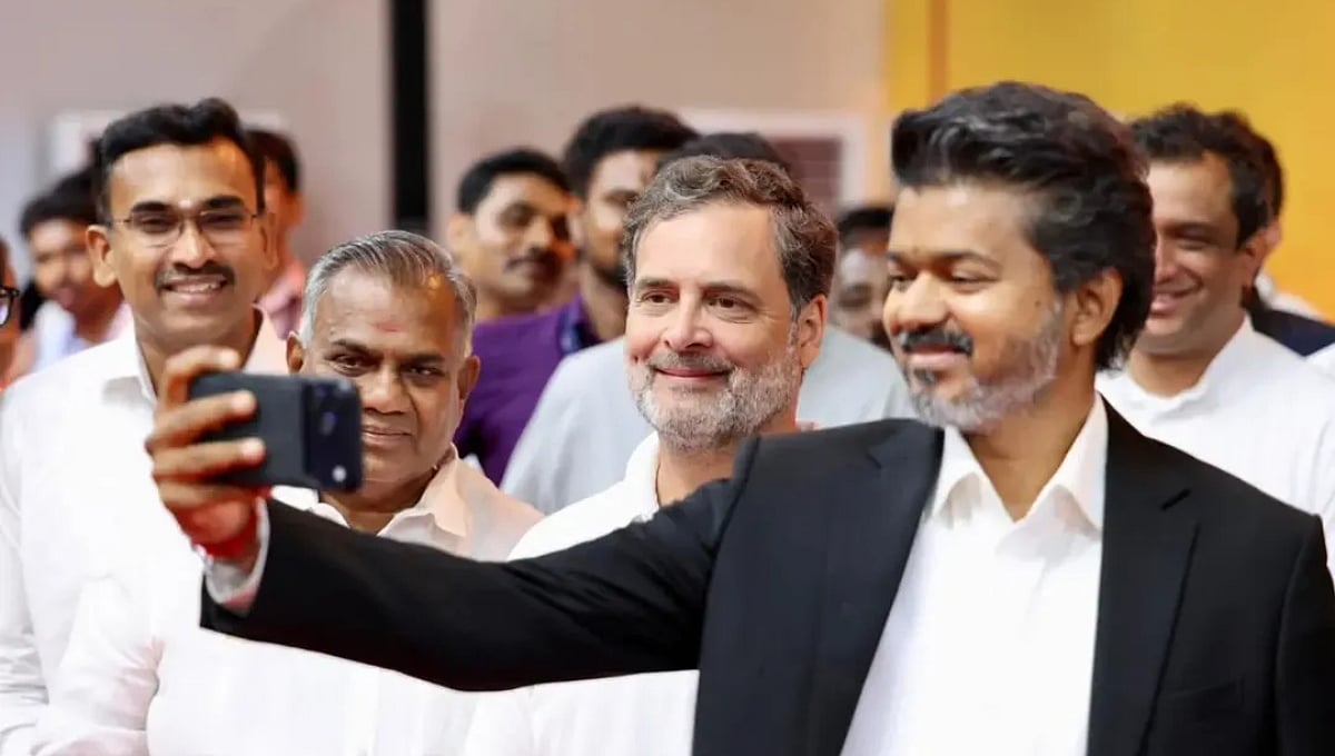 ತಮಿಳುನಾಡು ಸಿಎಂ ಆಗಿ ಪ್ರಮಾಣ ವಚನ ಸ್ವೀಕಾರ: ಕಾಂಗ್ರೆಸ್ ನಾಯಕ ರಾಹುಲ್ ಗಾಂಧಿ ಜೊತೆ ವಿಜಯ್ ಸೆಲ್ಫಿ ಕ್ಷಣ!