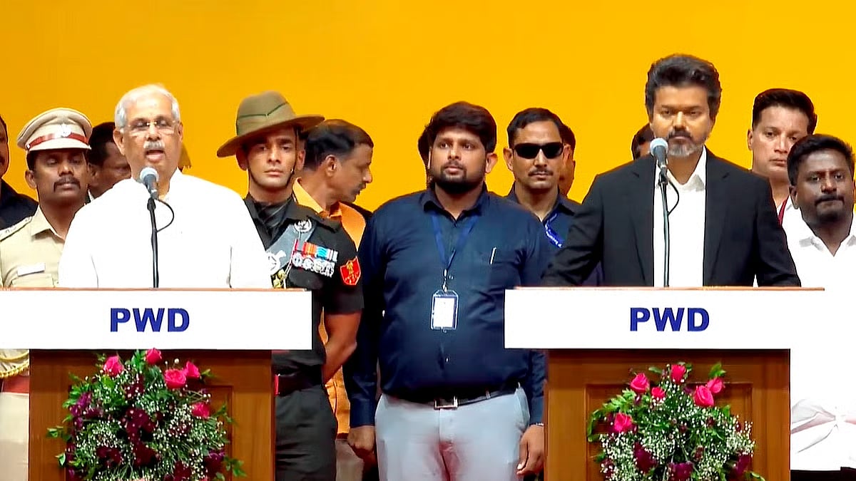ವಿಜಯ್ ಪ್ರಮಾಣ ವಚನ ಸ್ವೀಕಾರ: ಮೊದಲ ದಿನವೇ CPI ತಗಾದೆ; ಜನಗಣಮನ, ವಂದೇ ಮಾತರಂ ಕುರಿತು ಅಸಮಾಧಾನ!