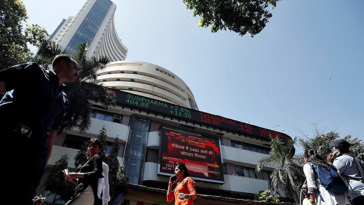 Indian Stock Market: ಸತತ 2ನೇ ದಿನವೂ ಭಾರಿ ಕುಸಿತ; ಹೂಡಿಕೆದಾರರ 11 ಲಕ್ಷ ಕೋಟಿ ರೂ ನಷ್ಟ; ಕನಿಷ್ಠ ರೂಪಾಯಿ ಮೌಲ್ಯ ಮಟ್ಟಕ್ಕೆ