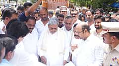 'ವಿದ್ಯಾರ್ಥಿಗಳು ಕೇಸರಿ ಶಾಲು ಧರಿಸುವಂತಿಲ್ಲ; ಪ್ರಧಾನ ಮಂತ್ರಿಯವರ ಬೆಂಗಾವಲು ವಾಹನ ಕಡಿತ ಸರಿಯಾದ ಕ್ರಮವಲ್ಲ': ಸಿದ್ದರಾಮಯ್ಯ; Video