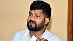 ನಿಮ್ಮ ಮುಖ ಮುಚ್ಕೊಳ್ಳೇಕೆ ಬುರ್ಖಾ ಬೇಕು..; ಜನಿವಾರ, ಶಿವದಾರ ಧರಿಸಲು ಅವಕಾಶ ಕೊಡೋಕೆ ನೀವ್ಯಾವ ದೊಣ್ಣೆನಾಯಕ?: Pratap Simha; Video