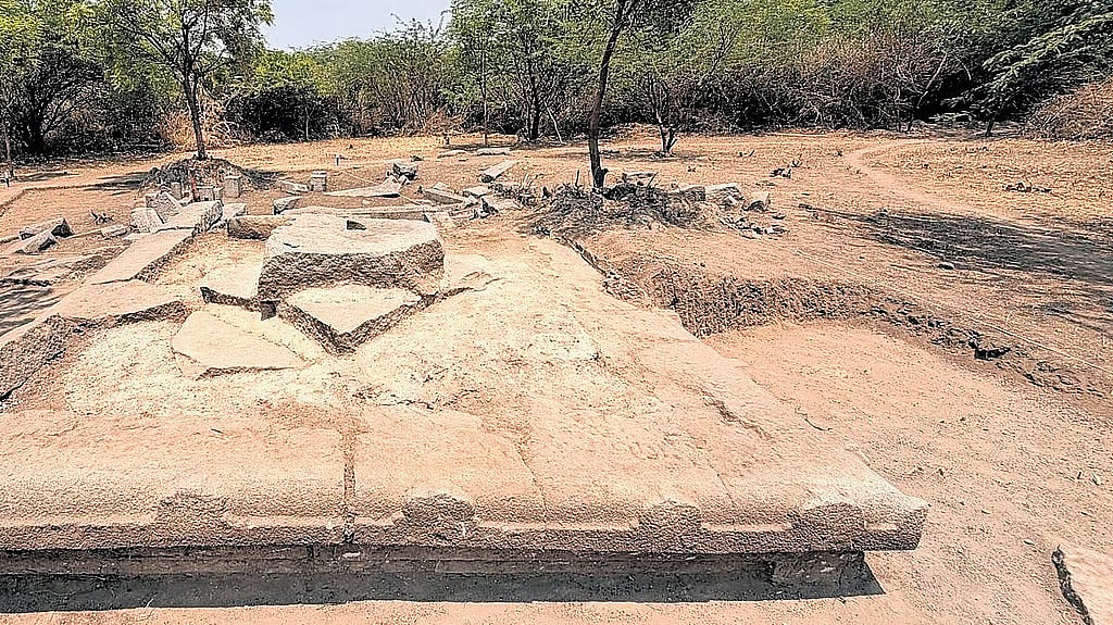 ವಿಜಯನಗರ ಸಾಮ್ರಾಜ್ಯದ ವೈಭವಕ್ಕೆ ಹೊಸ ಸಾಕ್ಷಿ: ಹಂಪಿಯಲ್ಲಿ ಶತಮಾನಗಳಷ್ಟು ಹಳೆಯ ದೇವಾಲಯದ ಮೇಲ್ಛಾವಣಿ ಪತ್ತೆ..!