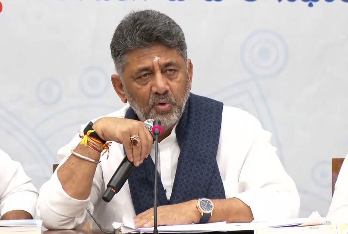 ಸಿಎಲ್‌ಪಿ ಸಭೆಗೂ ಮುನ್ನ ರಾಜ್ಯಪಾಲರನ್ನು ಭೇಟಿ ಮಾಡಿದ ಡಿ.ಕೆ ಶಿವಕುಮಾರ್