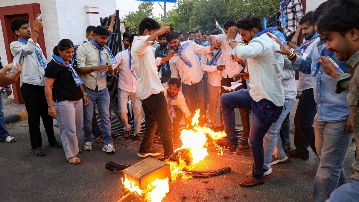 NEET ಪ್ರಶ್ನೆ ಪತ್ರಿಕೆ ಸೋರಿಕೆ: ಮಹಾರಾಷ್ಟ್ರದಲ್ಲಿ ಕೋಚಿಂಗ್ ಸೆಂಟರ್ ಮಾಲೀಕನ ಬಂಧನ