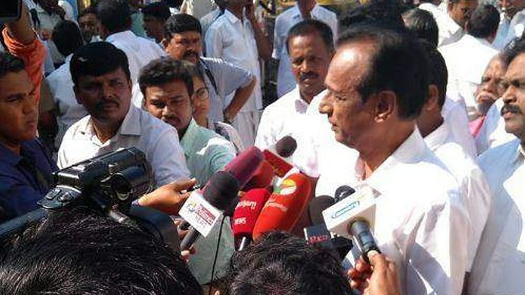 AIADMK ಆಂತರಿಕ ಭಿನ್ನಮತ: ಹಿರಿಯ ನಾಯಕ ಸೆಮ್ಮಲೈ ರಾಜೀನಾಮೆ!