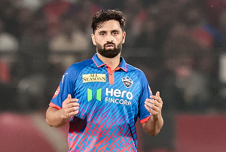 'ರಣಜಿ ಟ್ರೋಫಿ ರದ್ದುಗೊಳಿಸಿ'; BCCIಗೆ ಒತ್ತಾಯ; ಔಕಿಬ್ ನಬಿ ಕೈಬಿಟ್ಟಿದ್ದಕ್ಕೆ ಸಂಜಯ್ ಮಂಜ್ರೇಕರ್ ತೀವ್ರ ಆಕ್ರೋಶ