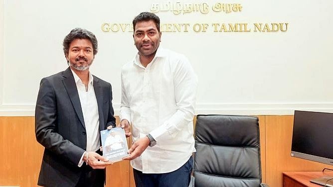 Tamilnadu: ಸಿಎಂ ವಿಜಯ್ ಗೆ ಎದುರಾಯ್ತು ಸಂಕಷ್ಟ! ನೋಟಿಸ್ ನೀಡಲು ಮದ್ರಾಸ್ ಹೈಕೋರ್ಟ್ ಆದೇಶ!