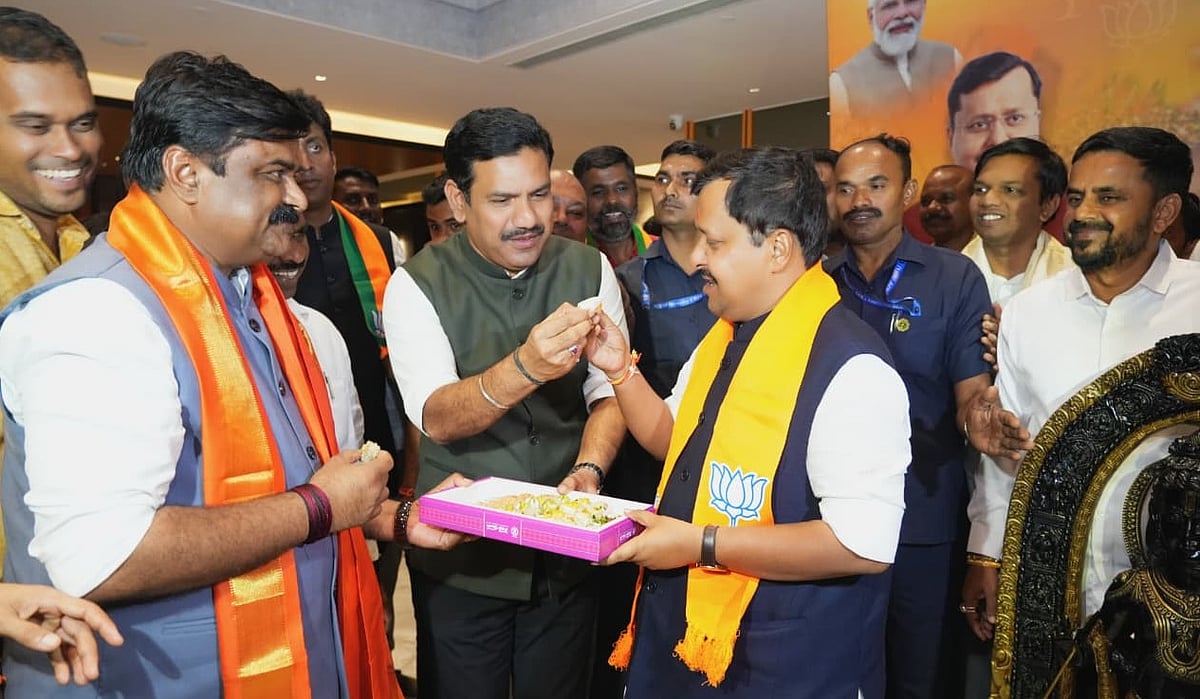 ನಿತಿನ್ ನಬಿನ್ ಬೆಂಗಳೂರಿಗೆ: 2028ರ ಚುನಾವಣೆ ಪ್ಲಾನ್ ಚರ್ಚೆ; ಪ್ರಿಯಾಂಕ್ ಖರ್ಗೆ ವ್ಯಂಗ್ಯ; Video