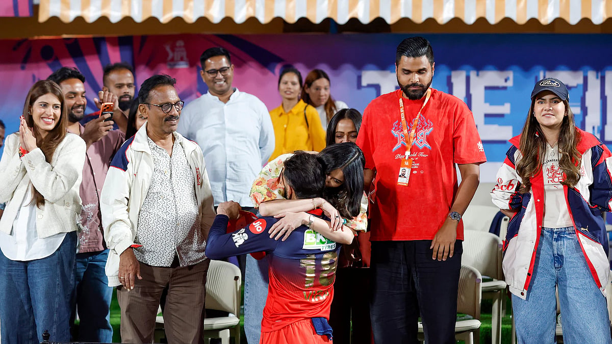 IPL 2026: GT ವಿರುದ್ಧ RCB ಗೆಲುವಿನ ನಂತರ ಅನುಷ್ಕಾ ಶರ್ಮಾ ಕಡೆಗೆ ಧಾವಿಸಿದ ವಿರಾಟ್ ಕೊಹ್ಲಿ; ಅನನ್ಯಾ ಬಿರ್ಲಾ ಜೊತೆ ಮಾತುಕತೆ!