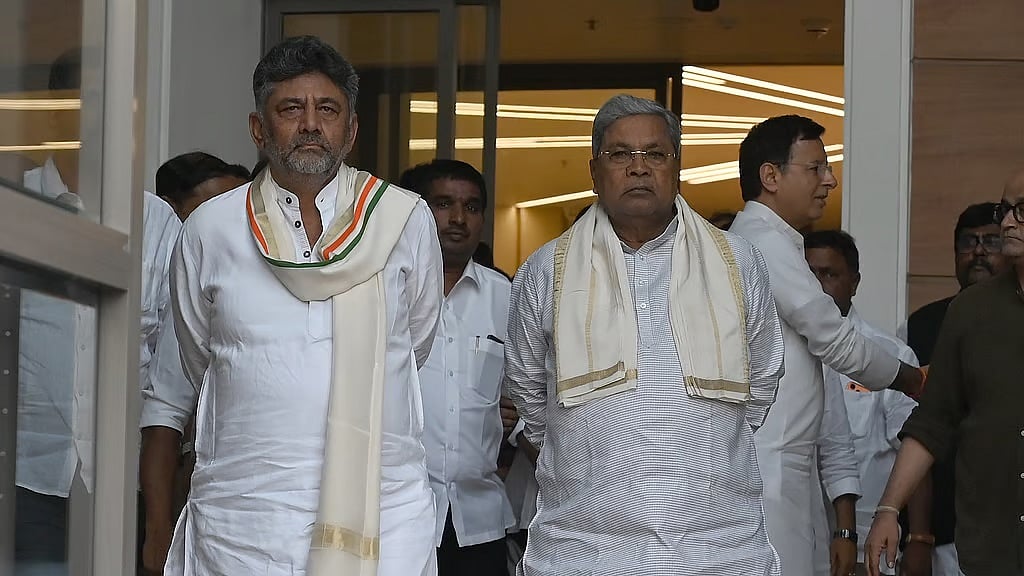 ರೋಚಕ ಘಟ್ಟದಲ್ಲಿ ಪಟ್ಟದಾಟ: ಇಂದು ಆಪ್ತರೊಂದಿಗೆ ಸಿಎಂ ಸಿದ್ದರಾಮಯ್ಯ ಸಭೆ, ನಿವಾಸ ಹೊರಗೆ ತೀವ್ರ ಭದ್ರತೆ; Video