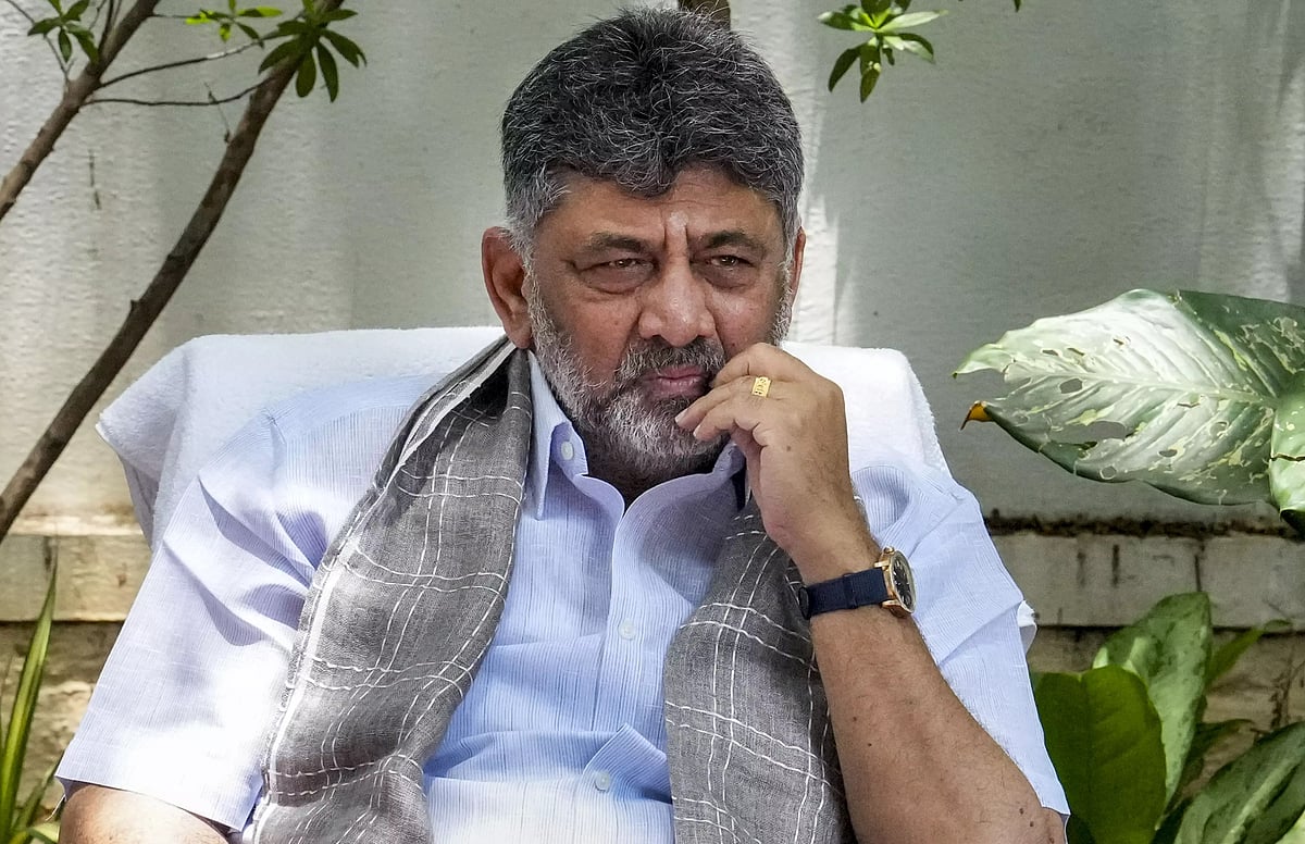 ಕೊನೆ ಕ್ಷಣದಲ್ಲಿ ಬದಲಾವಣೆ: ಇಂದು ಫ್ಲೈಟ್ ಬುಕ್ ಕ್ಯಾನ್ಸಲ್ ಮಾಡಿದ ಡಿ.ಕೆ ಶಿವಕುಮಾರ್; ಲಿಫ್ಟ್ ನೊಳಗೆ ಬಂದ ಮಾಧ್ಯಮದರ ವಿರುದ್ಧ ಗರಂ; Video