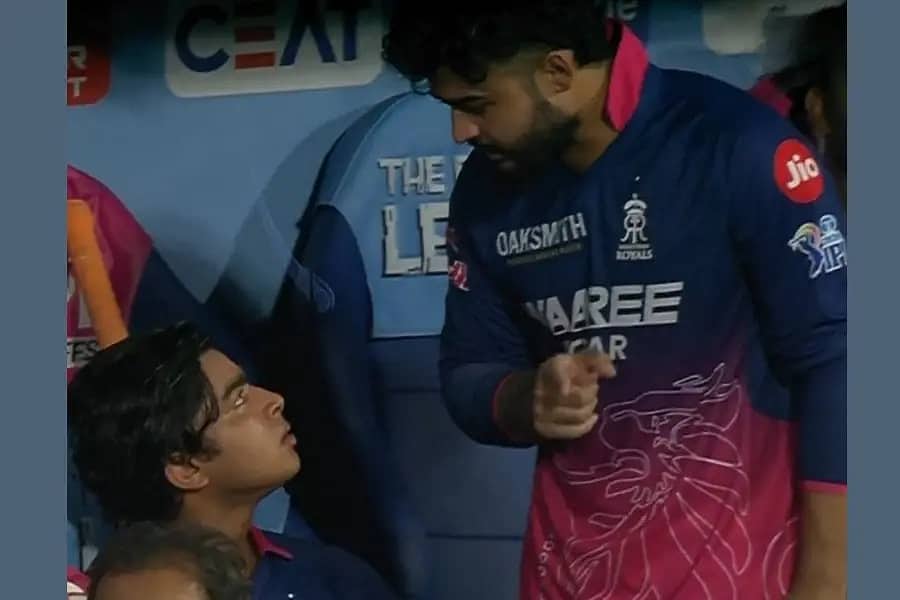 IPL 2026 Qualifier 2: ಶತಕ ಕೈತಪ್ಪಿಸಿಕೊಂಡಿದ್ದಕ್ಕೆ ವೈಭವ್ ಸೂರ್ಯವಂಶಿಗೆ ರಿಯಾನ್ ಪರಾಗ್ ಕ್ಲಾಸ್? Video ಭಾರೀ ವೈರಲ್!