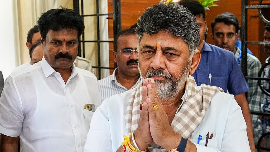 Karnataka CM News LIVE Updates | ಲೋಕಭವನಕ್ಕೆ ತೆರಳಿದ ಡಿಕೆ ಶಿವಕುಮಾರ್: ಸರ್ಕಾರ ರಚನೆಗೆ ಹಕ್ಕು ಮಂಡನೆ; ಸಿಎಂ ಆಗಿ ಪ್ರಮಾಣವಚನ ಸ್ವೀಕರಿಸಲು ರಾಜ್ಯಪಾಲರ ಆಹ್ವಾನ!