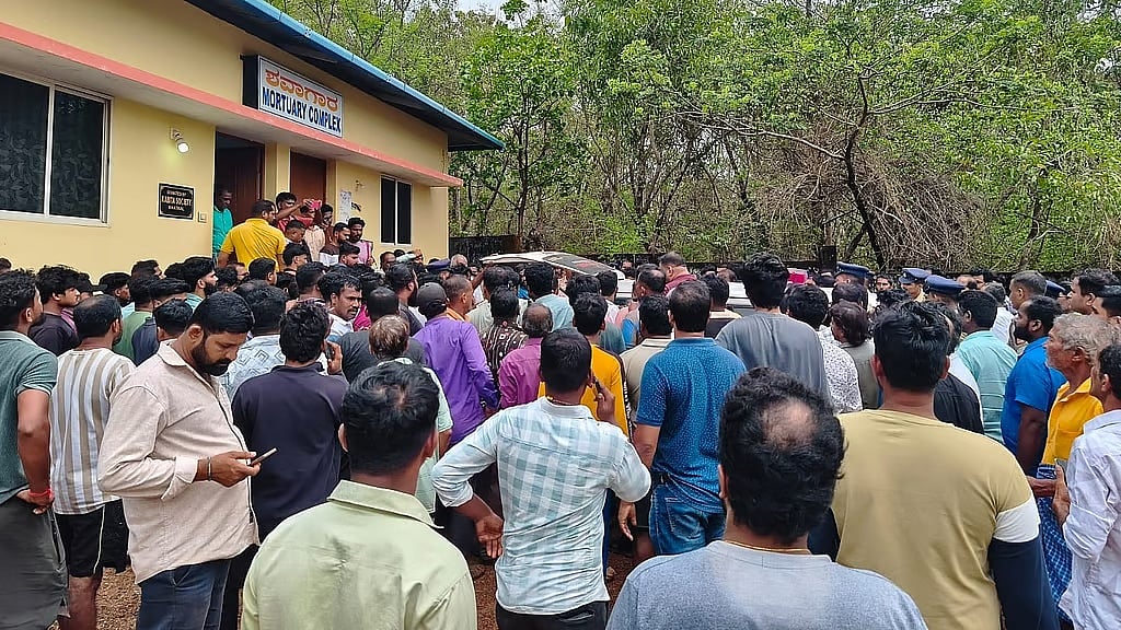 ಭಟ್ಕಳ ಕಪ್ಪೆಚಿಪ್ಪು ದುರಂತ: ಮೃತರ ಕುಟುಂಬಗಳಿಗೆ ತಲಾ 16.5 ಲಕ್ಷ ರೂ ಪರಿಹಾರ; ಮಕ್ಕಳ ಶಿಕ್ಷಣದ ಹೊಣೆ ಹೊತ್ತ ಮಂಕಾಳ ವೈದ್ಯ