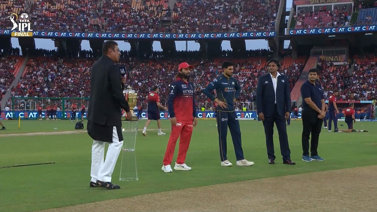 IPL 2026 Final: ಟಾಸ್ ಗೆದ್ದ RCB ಬೌಲಿಂಗ್ ಆಯ್ಕೆ; ತಂಡಕ್ಕೆ ಮರಳಿದ ಆಲ್ರೌಂಡರ್ Romario Shepherd