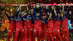 GT ಬಗ್ಗು ಬಡಿದು ಪ್ರಶಸ್ತಿ ಮುಡಿಗೇರಿಸಿಕೊಂಡ RCB; ವಿಕ್ಟರಿ ಪರೇಡ್ ಬಗ್ಗೆ ಅಭಿಮಾನಿಗಳಿಗೆ ಫ್ರಾಂಚೈಸಿ ಸಂದೇಶ ಏನು?