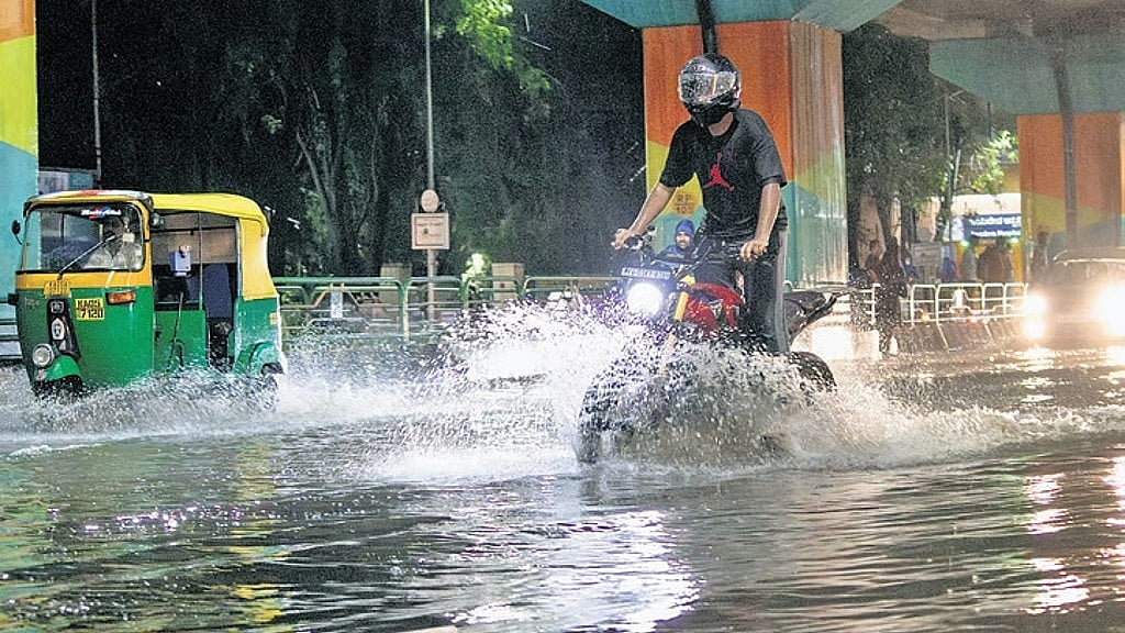 ಬೆಂಗಳೂರಿನಲ್ಲಿ ಗುಡುಗು ಸಹಿತ ಮಳೆ ಸಾಧ್ಯತೆ: ಜೂನ್ 5 ರವರೆಗೆ 'ಯೆಲ್ಲೂ' ಅಲರ್ಟ್ ಘೋಷಣೆ!
