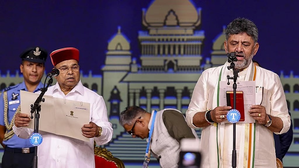 ಅಧಿಕಾರ ಹಸ್ತಾಂತರ ಪರ್ವ: ಯಾವುದೇ ಅಹಿತಕರ ಘಟನೆಯಿಲ್ಲದೆ ಸುಸೂತ್ರವಾಗಿ ಮುಕ್ತಾಯಗೊಂಡ ನೂತನ ಸಿಎಂ ಪ್ರಮಾಣವಚನ ಸಮಾರಂಭ