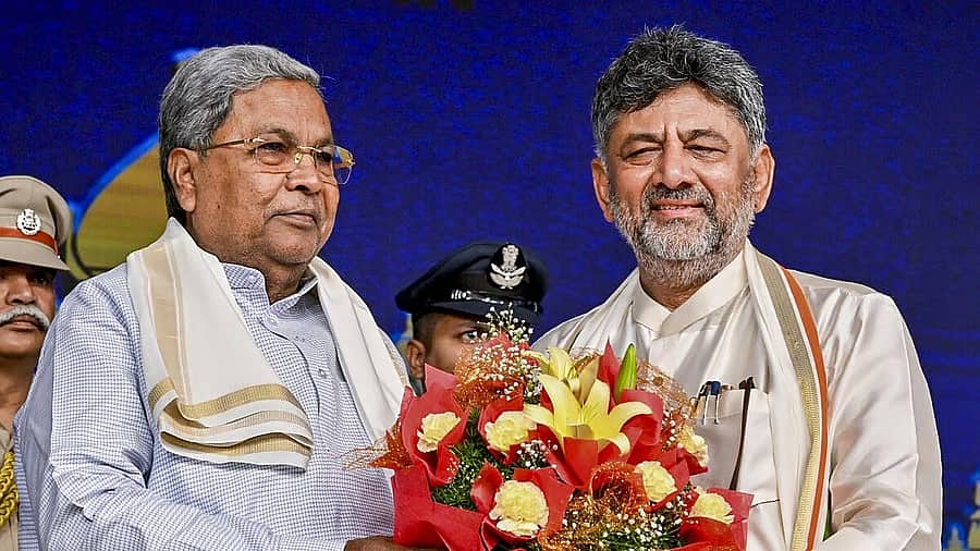 ಡಿ.ಕೆ ಶಿವಕುಮಾರ್ ನೇತೃತ್ವದ ಸರ್ಕಾರದ ಮೊದಲ ಹಂತದ ಸಂಪುಟ ರಚನೆ: ಸಿದ್ದರಾಮಯ್ಯ ನಿಷ್ಠಾವಂತರಿಗೆ ಮಣೆ