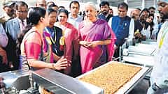 ಕೂಡ್ಲಿಗಿಯಲ್ಲಿ ಜಪಾನ್ ಶೈಲಿಯ 'ಮಿಯಾವಾಕಿ' ಮಾದರಿಯ ದಟ್ಟ ಅರಣ್ಯ ನಿರ್ಮಾಣ: ಜೂನ್ 5ಕ್ಕೆ ಸಚಿವೆ ನಿರ್ಮಲಾ ಸೀತಾರಾಮನ್ ಚಾಲನೆ