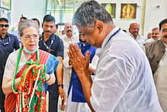 'ಅಧಿಕಾರ ಬೇಕಾದವರು ಡಿ.ಕೆ ಶಿವಕುಮಾರ್ ಜತೆ ಹೋಗಿ, ಪಕ್ಷ ಕಟ್ಟುವವರು ನನ್ನ ಜೊತೆ ಬನ್ನಿ'; Video