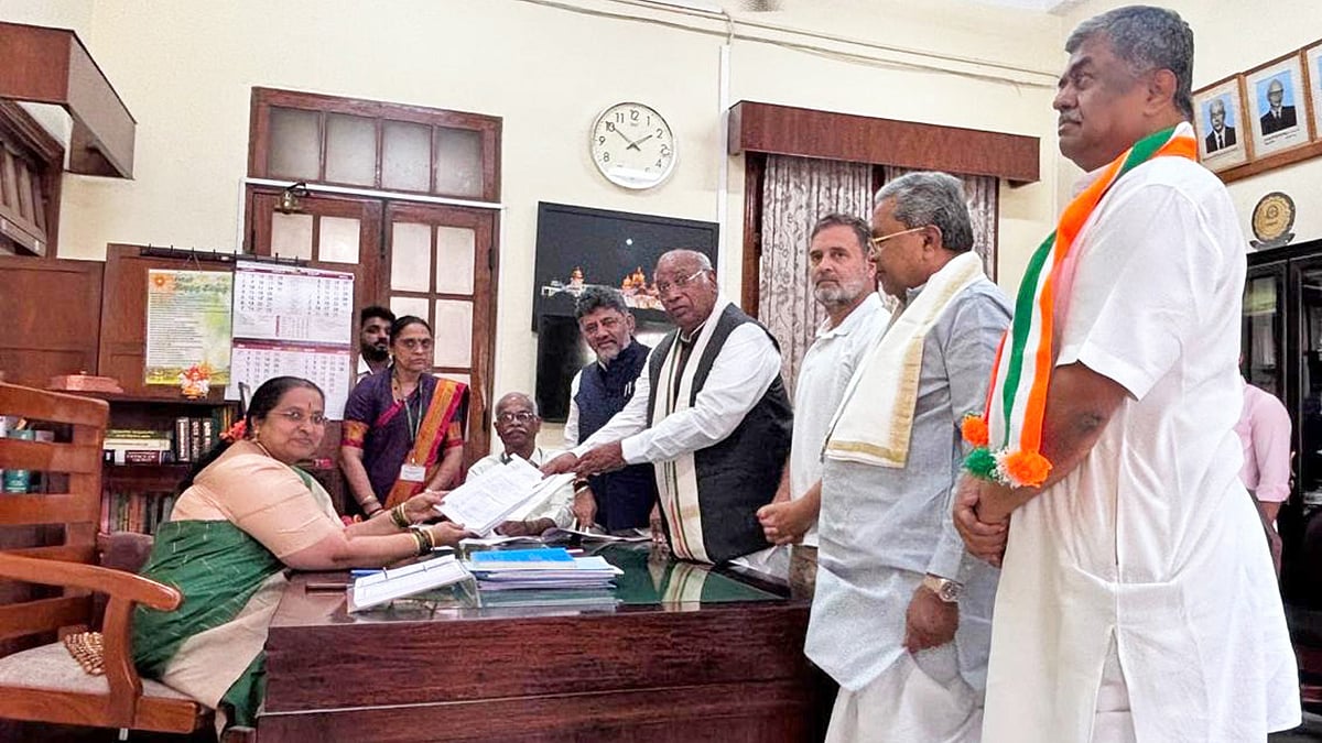 4 ರಾಜ್ಯಸಭಾ ಸ್ಥಾನಗಳಿಗೆ ಐದು ಅಭ್ಯರ್ಥಿಗಳಿಂದ ನಾಮಪತ್ರ ಸಲ್ಲಿಕೆ; ಕುತೂಹಲ ಮೂಡಿಸಿದ ಪಕ್ಷೇತರ ಅಭ್ಯರ್ಥಿಯ ನಡೆ!