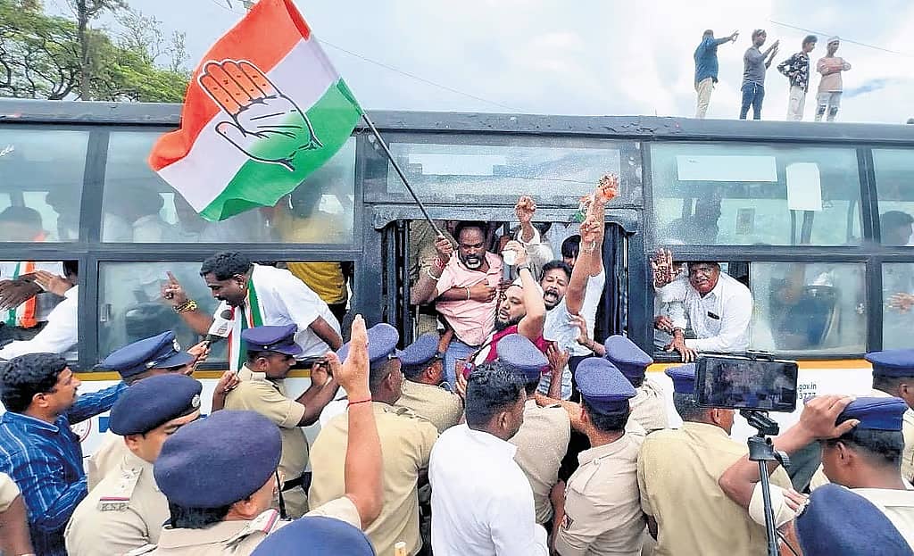 ಡಿ.ಕೆ ಶಿವಕುಮಾರ್ ಸಂಪುಟದಲ್ಲಿ ಸಚಿವ ಸ್ಥಾನಕ್ಕೆ ತೀವ್ರ ಲಾಬಿ: ದೆಹಲಿಯಲ್ಲಿ ಬೀಡುಬಿಟ್ಟ ಜಮೀರ್; ಬೆಂಬಲಿಗರಿಂದ ತೀವ್ರ ಪ್ರತಿಭಟನೆ