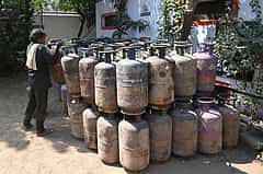 ಭಾರತದ ಅಡುಗೆ ಅನಿಲ ಬೆಲೆ ವಿಶ್ವದಲ್ಲೇ ಅಗ್ಗವಾಗಿದೆ: LPG ದರ ಏರಿಕೆ ಸಮರ್ಥಿಸಿಕೊಂಡ ಕೇಂದ್ರ ಸರ್ಕಾರ