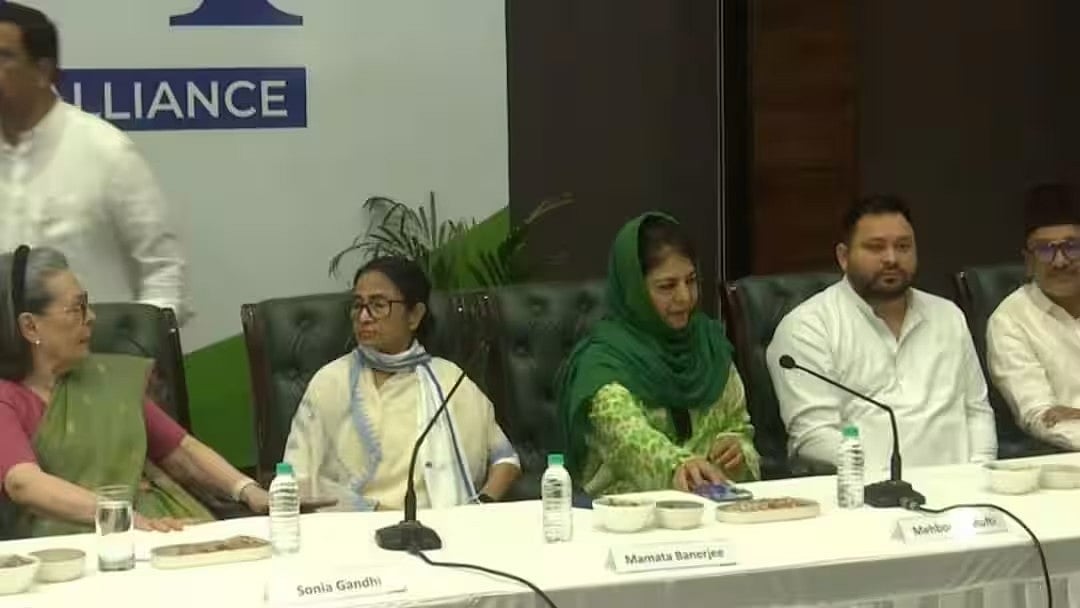 INDIA Bloc Meeting: ಬಂಗಾಳದಲ್ಲಿ ಬಿಜೆಪಿ ಗೆಲುವಿಗೆ ಚುನಾವಣಾ ಆಯೋಗ ನೆರವು- ಮಮತಾ ಬ್ಯಾನರ್ಜಿ ಆರೋಪ!